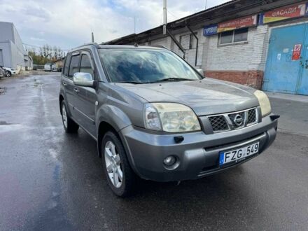 Серый Ниссан ИксТрейл, объемом двигателя 2.2 л и пробегом 292 тыс. км за 3200 $, фото 1 на Automoto.ua