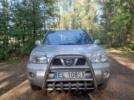 Серый Ниссан ИксТрейл, объемом двигателя 0 л и пробегом 200 тыс. км за 3250 $, фото 1 на Automoto.ua