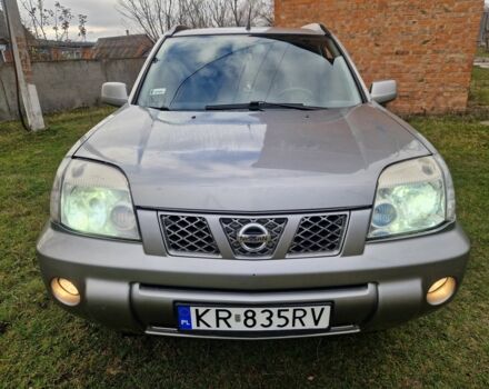 Сірий Ніссан ІксТрейл, об'ємом двигуна 2.2 л та пробігом 239 тис. км за 3900 $, фото 1 на Automoto.ua