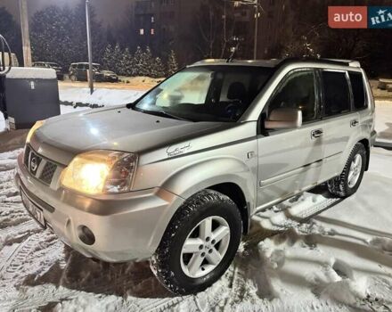 Серый Ниссан ИксТрейл, объемом двигателя 2.2 л и пробегом 277 тыс. км за 4100 $, фото 1 на Automoto.ua
