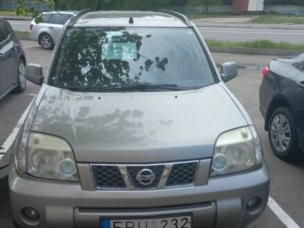 Ниссан ИксТрейл 2006 в Виннице на Automoto.ua Серый Ниссан ИксТрейл, объемом двигателя 2 л и пробегом 300 тыс. км за 3650 $, фото 1 на Automoto.ua