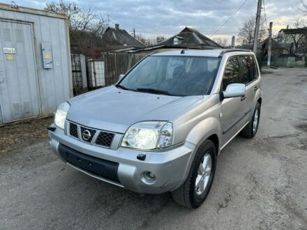 Серый Ниссан ИксТрейл, объемом двигателя 2.2 л и пробегом 318 тыс. км за 3300 $, фото 1 на Automoto.ua