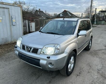 Серый Ниссан ИксТрейл, объемом двигателя 2.2 л и пробегом 318 тыс. км за 3300 $, фото 1 на Automoto.ua