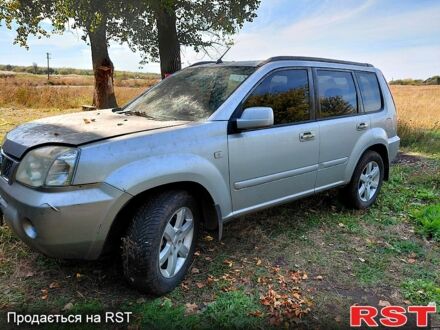 Серый Ниссан ИксТрейл, объемом двигателя 2.2 л и пробегом 179 тыс. км за 3320 $, фото 1 на Automoto.ua