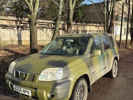 Сірий Ніссан ІксТрейл, об'ємом двигуна 2.2 л та пробігом 190 тис. км за 3500 $, фото 1 на Automoto.ua