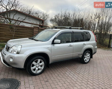 Серый Ниссан ИксТрейл, объемом двигателя 2.5 л и пробегом 155 тыс. км за 8750 $, фото 1 на Automoto.ua