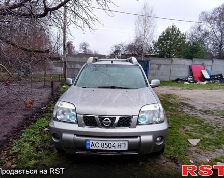 Сірий Ніссан ІксТрейл, об'ємом двигуна 2.2 л та пробігом 280 тис. км за 3600 $, фото 1 на Automoto.ua