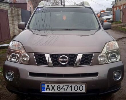 Серый Ниссан ИксТрейл, объемом двигателя 2 л и пробегом 212 тыс. км за 9800 $, фото 1 на Automoto.ua
