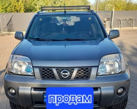Сірий Ніссан ІксТрейл, об'ємом двигуна 2.2 л та пробігом 320 тис. км за 7800 $, фото 1 на Automoto.ua