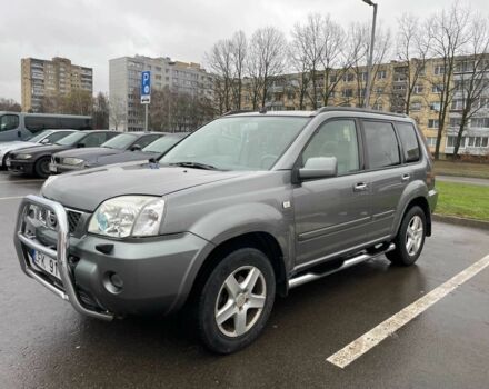 Сірий Ніссан ІксТрейл, об'ємом двигуна 2.2 л та пробігом 229 тис. км за 4650 $, фото 1 на Automoto.ua