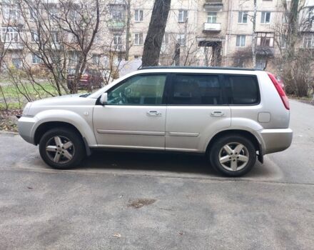 Серый Ниссан ИксТрейл, объемом двигателя 2 л и пробегом 196 тыс. км за 9000 $, фото 1 на Automoto.ua