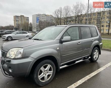 Сірий Ніссан ІксТрейл, об'ємом двигуна 2.2 л та пробігом 229 тис. км за 4500 $, фото 1 на Automoto.ua