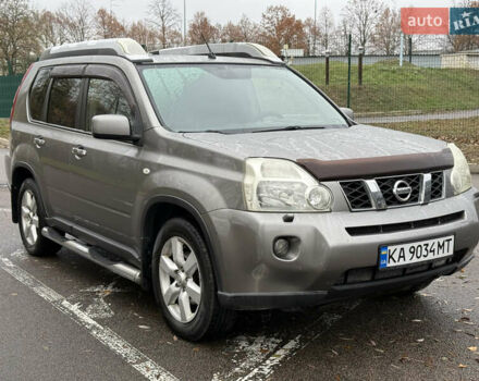 Сірий Ніссан ІксТрейл, об'ємом двигуна 2 л та пробігом 239 тис. км за 8200 $, фото 1 на Automoto.ua