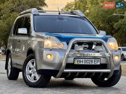 Ніссан ІксТрейл 2007 у Одесі на Automoto.ua Сірий Ніссан ІксТрейл, об'ємом двигуна 2.49 л та пробігом 162 тис. км за 9999 $, фото 1 на Automoto.ua