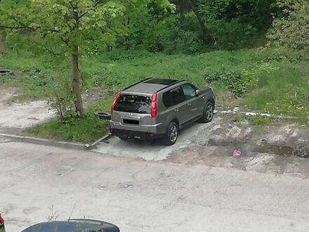 Ніссан ІксТрейл 2008 у Львові на Automoto.ua Сірий Ніссан ІксТрейл, об'ємом двигуна 2 л та пробігом 199 тис. км за 11200 $, фото 1 на Automoto.ua