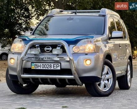 Сірий Ніссан ІксТрейл, об'ємом двигуна 2.49 л та пробігом 162 тис. км за 9999 $, фото 1 на Automoto.ua