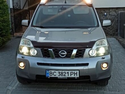 Сірий Ніссан ІксТрейл, об'ємом двигуна 2 л та пробігом 220 тис. км за 9500 $, фото 1 на Automoto.ua