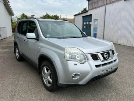 Серый Ниссан ИксТрейл, объемом двигателя 2.2 л и пробегом 198 тыс. км за 2800 $, фото 1 на Automoto.ua