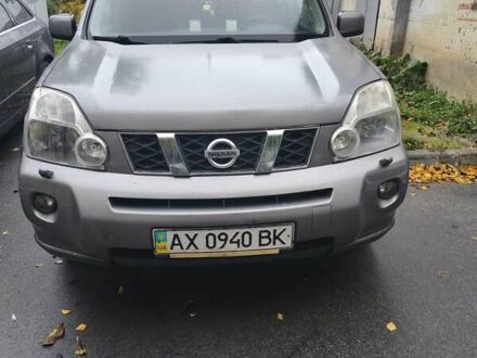 Серый Ниссан ИксТрейл, объемом двигателя 2.49 л и пробегом 118 тыс. км за 9700 $, фото 1 на Automoto.ua