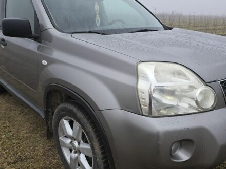 Ниссан ИксТрейл 2008 в Кельменцах на Automoto.ua Серый Ниссан ИксТрейл, объемом двигателя 2 л и пробегом 300 тыс. км за 8300 $, фото 1 на Automoto.ua