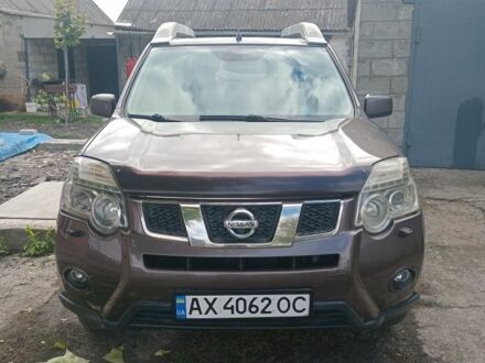 Сірий Ніссан ІксТрейл, об'ємом двигуна 2 л та пробігом 242 тис. км за 8000 $, фото 1 на Automoto.ua