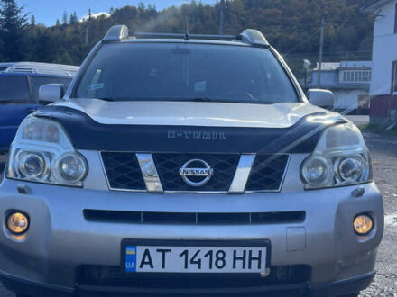 Серый Ниссан ИксТрейл, объемом двигателя 2 л и пробегом 340 тыс. км за 9500 $, фото 1 на Automoto.ua