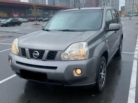 Серый Ниссан ИксТрейл, объемом двигателя 0 л и пробегом 350 тыс. км за 4600 $, фото 1 на Automoto.ua