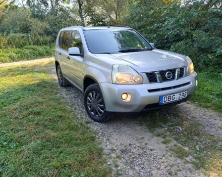 Сірий Ніссан ІксТрейл, об'ємом двигуна 2 л та пробігом 300 тис. км за 4500 $, фото 1 на Automoto.ua