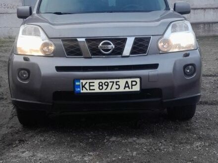 Сірий Ніссан ІксТрейл, об'ємом двигуна 2 л та пробігом 195 тис. км за 8300 $, фото 1 на Automoto.ua