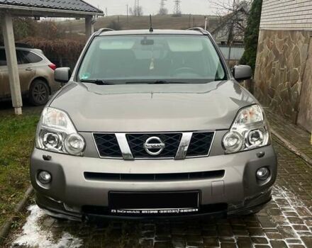 Серый Ниссан ИксТрейл, объемом двигателя 2 л и пробегом 185 тыс. км за 10200 $, фото 1 на Automoto.ua