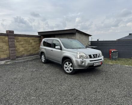 Серый Ниссан ИксТрейл, объемом двигателя 2 л и пробегом 230 тыс. км за 4800 $, фото 1 на Automoto.ua
