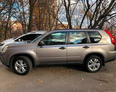 Серый Ниссан ИксТрейл, объемом двигателя 2 л и пробегом 340 тыс. км за 7949 $, фото 1 на Automoto.ua