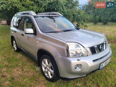 Ніссан ІксТрейл 2010 у Львові на Automoto.ua Сірий Ніссан ІксТрейл, об'ємом двигуна 2 л та пробігом 185 тис. км за 12500 $, фото 1 на Automoto.ua
