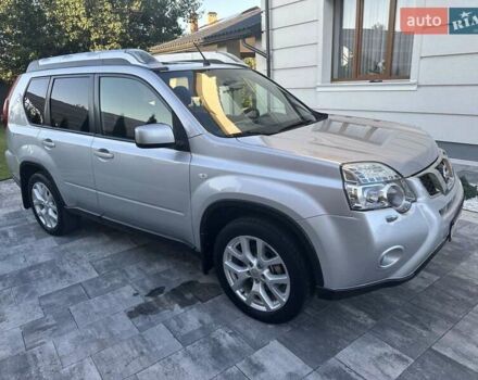 Сірий Ніссан ІксТрейл, об'ємом двигуна 2 л та пробігом 206 тис. км за 9500 $, фото 1 на Automoto.ua