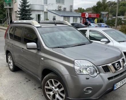 Сірий Ніссан ІксТрейл, об'ємом двигуна 2 л та пробігом 200 тис. км за 10500 $, фото 1 на Automoto.ua