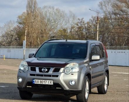 Сірий Ніссан ІксТрейл, об'ємом двигуна 2.5 л та пробігом 236 тис. км за 11000 $, фото 1 на Automoto.ua