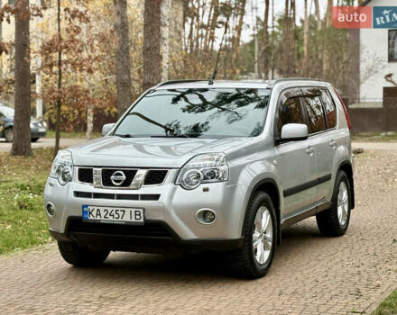 Серый Ниссан ИксТрейл, объемом двигателя 2.49 л и пробегом 199 тыс. км за 11700 $, фото 1 на Automoto.ua