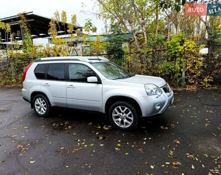 Сірий Ніссан ІксТрейл, об'ємом двигуна 2 л та пробігом 206 тис. км за 10500 $, фото 1 на Automoto.ua