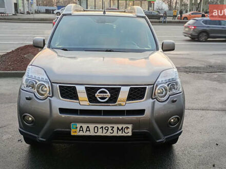Серый Ниссан ИксТрейл, объемом двигателя 2 л и пробегом 192 тыс. км за 9990 $, фото 1 на Automoto.ua