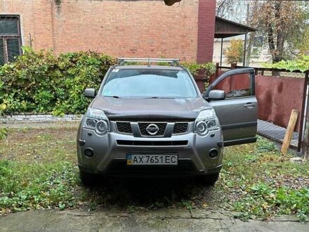 Серый Ниссан ИксТрейл, объемом двигателя 2.49 л и пробегом 79 тыс. км за 10800 $, фото 1 на Automoto.ua