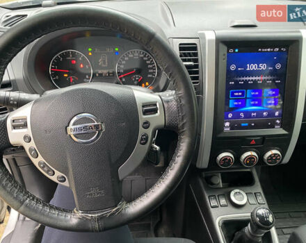 Сірий Ніссан ІксТрейл, об'ємом двигуна 2 л та пробігом 357 тис. км за 10500 $, фото 1 на Automoto.ua