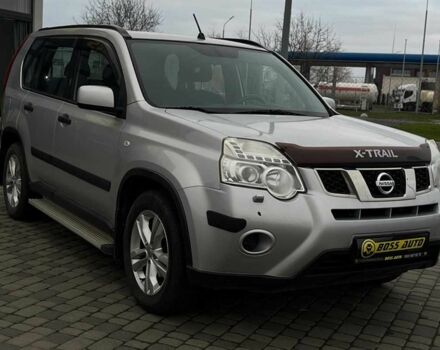 Сірий Ніссан ІксТрейл, об'ємом двигуна 2 л та пробігом 198 тис. км за 12999 $, фото 1 на Automoto.ua