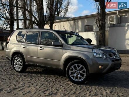 Сірий Ніссан ІксТрейл, об'ємом двигуна 2.49 л та пробігом 170 тис. км за 11250 $, фото 1 на Automoto.ua