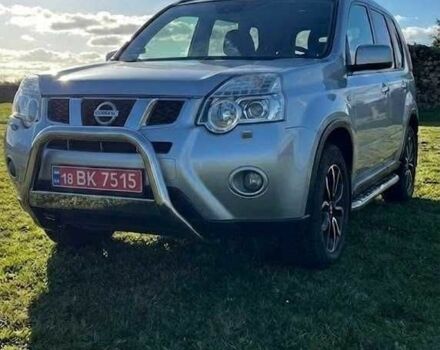 Серый Ниссан ИксТрейл, объемом двигателя 2 л и пробегом 120 тыс. км за 10000 $, фото 1 на Automoto.ua