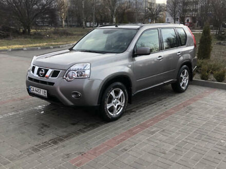 Ниссан ИксТрейл 2014 в Черкассах на Automoto.ua Серый Ниссан ИксТрейл, объемом двигателя 2 л и пробегом 237 тыс. км за 11900 $, фото 1 на Automoto.ua