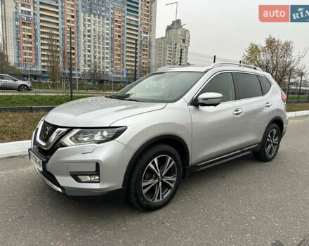 Серый Ниссан ИксТрейл, объемом двигателя 2.49 л и пробегом 216 тыс. км за 18500 $, фото 1 на Automoto.ua
