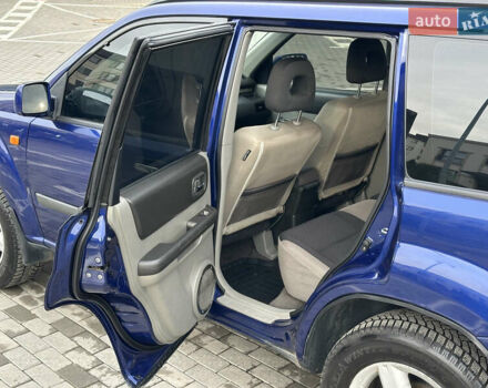 Синий Ниссан ИксТрейл, объемом двигателя 2 л и пробегом 247 тыс. км за 6200 $, фото 19 на Automoto.ua