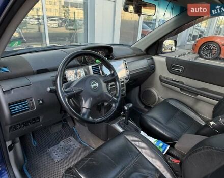Синий Ниссан ИксТрейл, объемом двигателя 2.5 л и пробегом 330 тыс. км за 7500 $, фото 15 на Automoto.ua