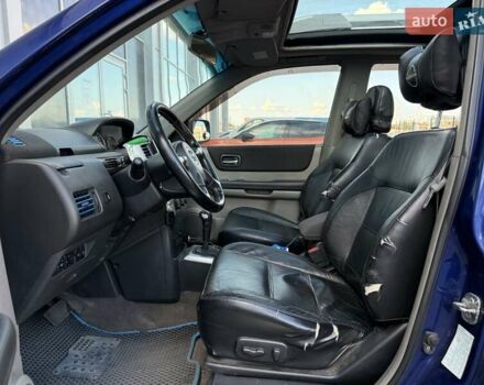 Синий Ниссан ИксТрейл, объемом двигателя 2.5 л и пробегом 330 тыс. км за 7500 $, фото 12 на Automoto.ua