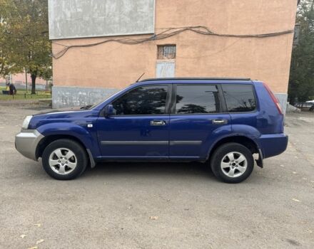 Синий Ниссан ИксТрейл, объемом двигателя 2.2 л и пробегом 300 тыс. км за 2650 $, фото 2 на Automoto.ua